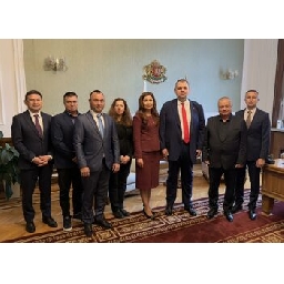 Цитат-на-деня-Докато-г-н-Пеевски-даваше-хляб-на-хората-сега-дават-зрелище