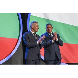 Андрей-Гюров-закри-кампанията-със-заявка-да-е-не-президент-на-някого-а-на-всички