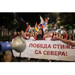 Шествия-със-студенти-от-цяла-Сърбия-стигнаха-в-Белград-проучване-им-даде-победа