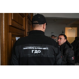 Съдът-остави-в-ареста-кметовете-на-Белица-и-Сунгурларе