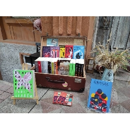 Книжарница-в-куфар-как-културата-се-превръща-в-устойчив-бизнес