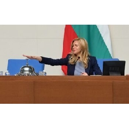 Изборът-на-Доцова-са-държавническото-отношение-и-опитът