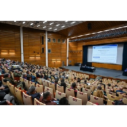 Правителството-промени-такси-за-обучение-в-две-висши-училища