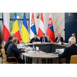 Инициативата-Карпатска-осморка-на-Зеленски-привлича-държави-за-невоенна-помощ