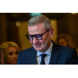 Министърът-на-културата-обеща-увеличение-на-заплатите-на-музикантите-в-БНР
