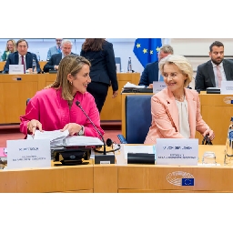 ЕС-отблизо-Атаките-в-Европа-не-са-само-хибридни-Нови-правила-за-внос-на-малки-пратки-Български-принос-в-Стратегията-за-младежта