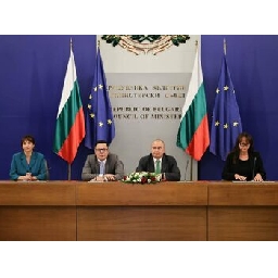Икономисти-критикуваха-мерките-на-правителството-срещу-цените-на-горивата