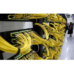 Big-Tech-може-да-изгражда-центрове-за-данни-които-хората-няма-да-мразят