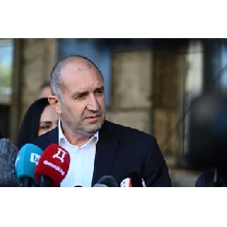 Румен-Радев-обяви-почти-пълна-забрана-на-рекламата-на-хазарт