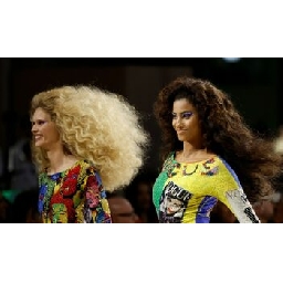 Фотогалерия-Празник-на-модата-в-Милано-с-Vogue-World