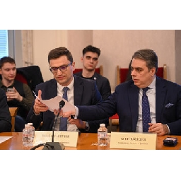 Властта-и-опозицията-се-скараха-как-да-се-изчислява-минималната-заплата