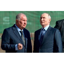 Милиардите-на-Роснефт-са-захранвали-подкрепяна-от-Кремъл-мрежа-за-пране-на-пари