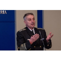 Началникът-на-отбраната-адмирал-Емил-Ефтимов-е-подал-рапорт-за-освобождаване