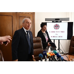 Забавяне-на-икономиката-и-висока-инфлация-очаква-финансовото-министерство-за-2027-г