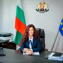 Строител-на-капитализма-Иванка-Динева