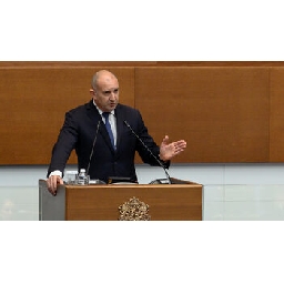 Заради-ремонта-на-паметника-на-Шипка-Радев-предложи-ограничения-на-търговската-тайна
