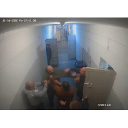 Видео-от-2022-г-показва-бой-в-болницата-към-затвора-с-наркодилъра-помилван-от-Йотова