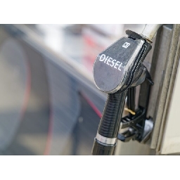 Бизнес-закуска-В-Г-7-взеха-мерки-срещу-скъпия-петрол-Sofix-е-на-19-годишен-връх-Nvidia-е-в-подножието-на-6-те-трилиона