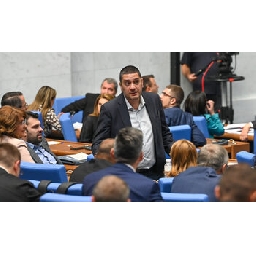 Според-депутат-от-ГЕРБ-кабинетът-е-саботирал-първия-съвет-за-сигурността-на-Йотова