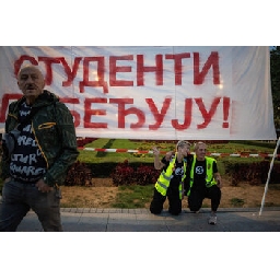 Рекорден-брой-сърби-поискаха-да-гласуват-в-чужбина-въпреки-промяна-която-би-ги-отказала