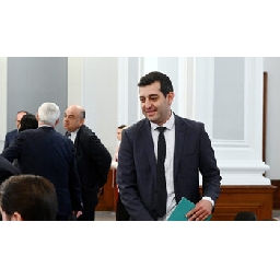 Веригите-към-Мая-Манолова-Вредно-е-да-се-хвърлят-числа-без-икономическа-логика