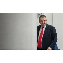Според-Пеевски-новите-удари-по-кораби-показват-че-няма-нито-премиер-нито-президент
