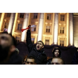 Оставка-предатели-затвор-протестиращи-настояха-за-оставките-на-Йотова-и-Радев