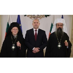 Радев-Православната-вяра-обединява-обществото-в-свят-на-разделение-и-противопоставяне
